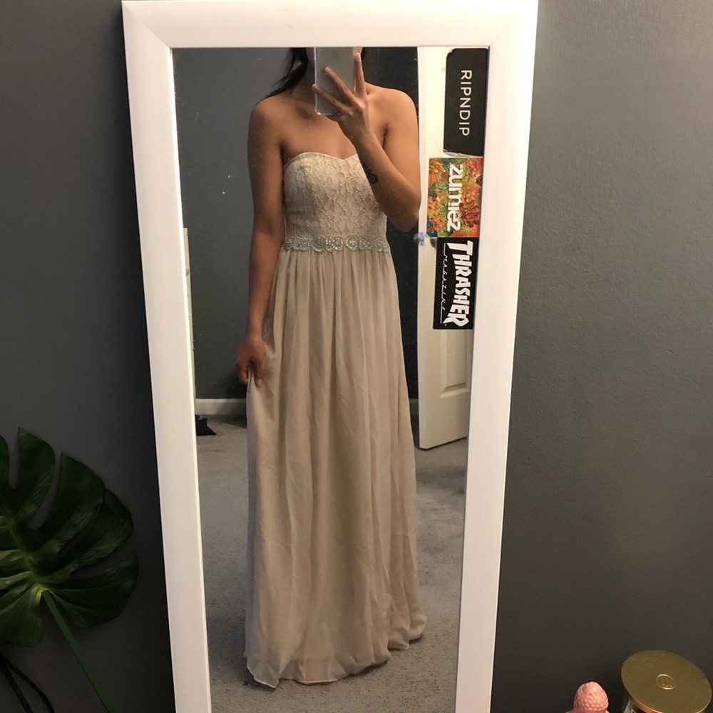 Prom dress fits like a 0-1
